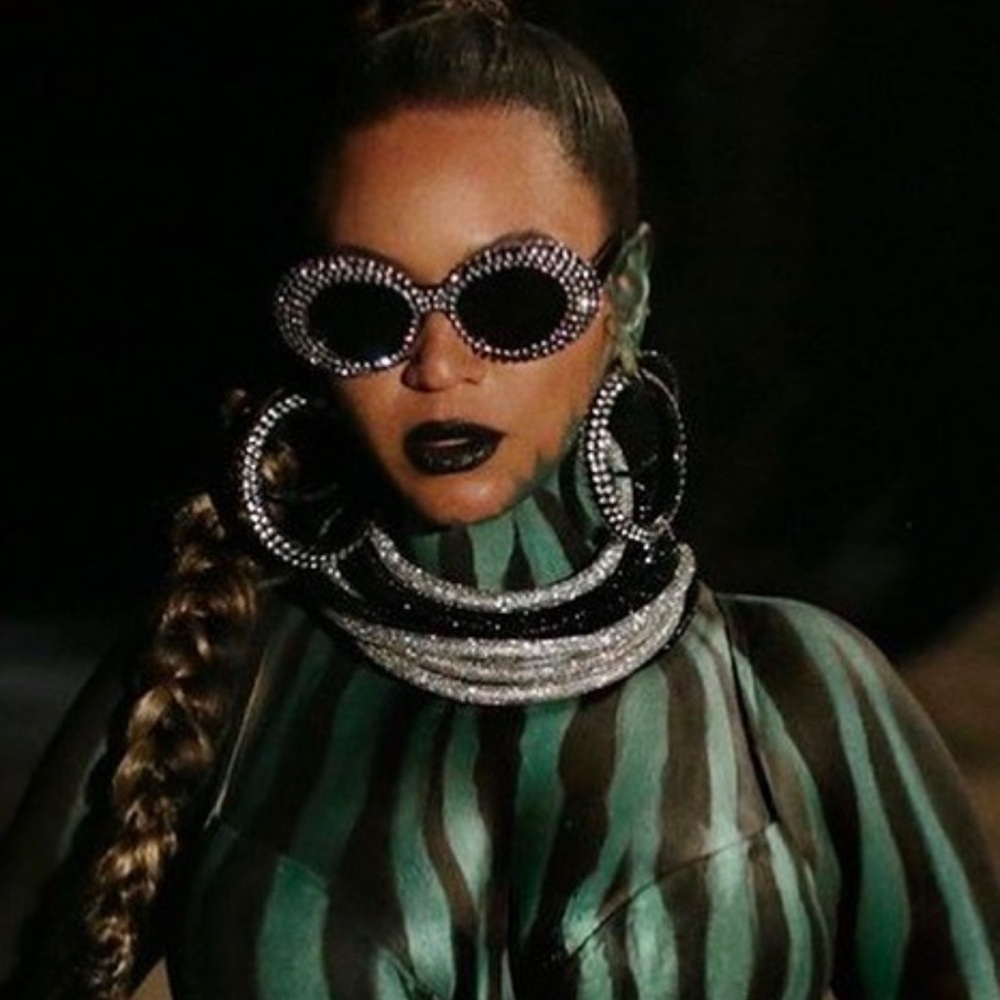 A-Morir CHOI crystal chain sunglasses worn by Beyoncé